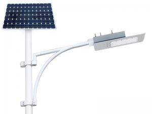 Lampu jalan tenaga surya terintegrasi