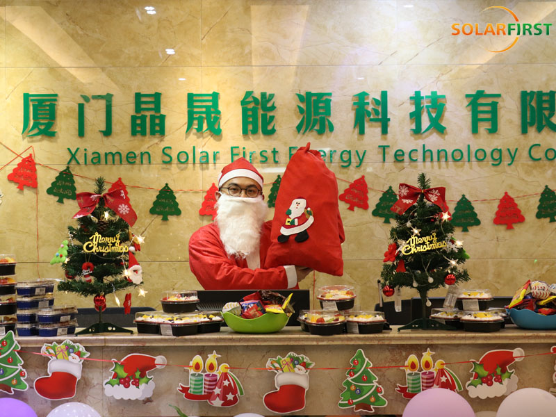 Merayakan Natal丨Selamat Natal untuk Anda dari SolFirsTech Group!