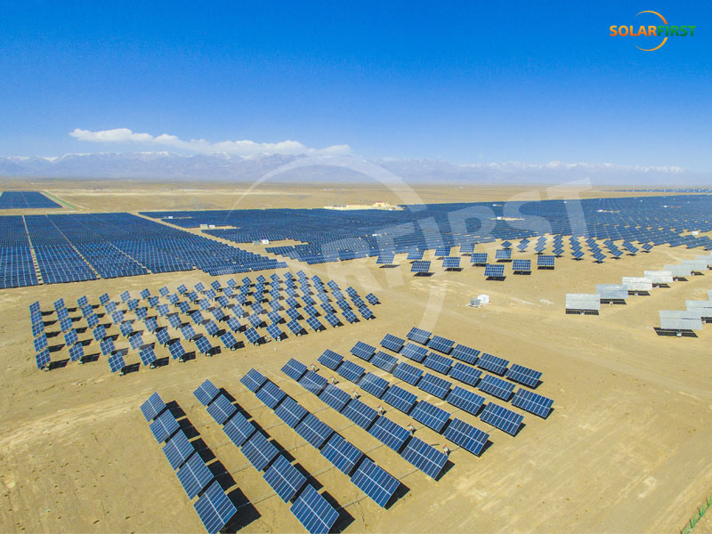Proyek Pelacakan Poros Tunggal Datar Tautan Hami Xinjiang 150KW