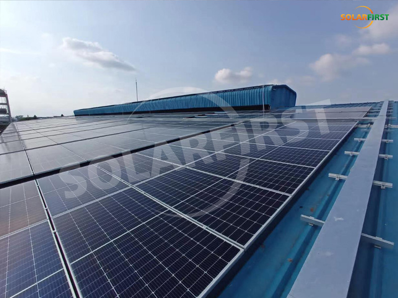 Proyek Pembangkit Listrik Atap 4MWp Vietnam