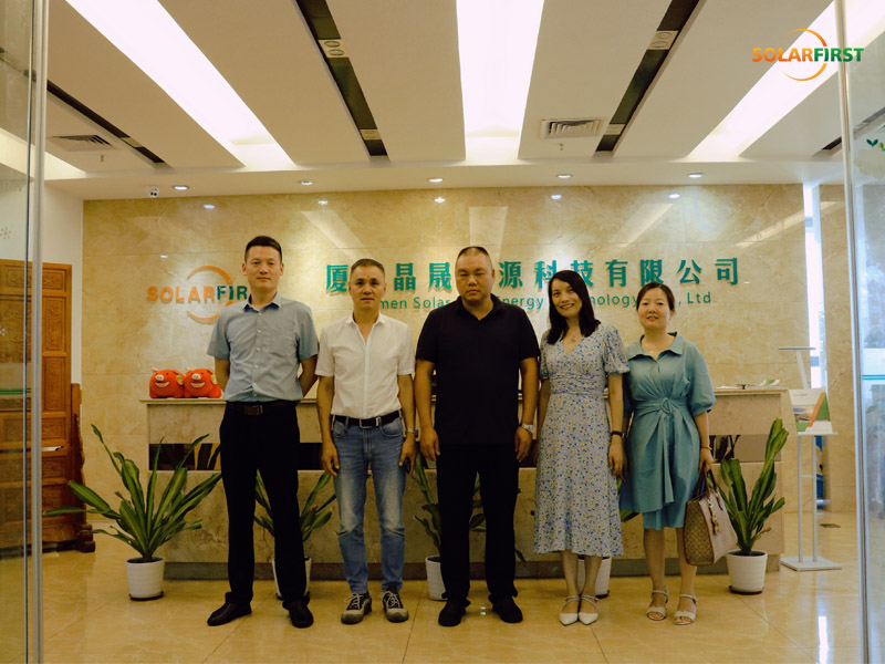 Kerjasama Win-Win dalam Inovasi - Xinyi Glass Kunjungi SolFirsTech Group