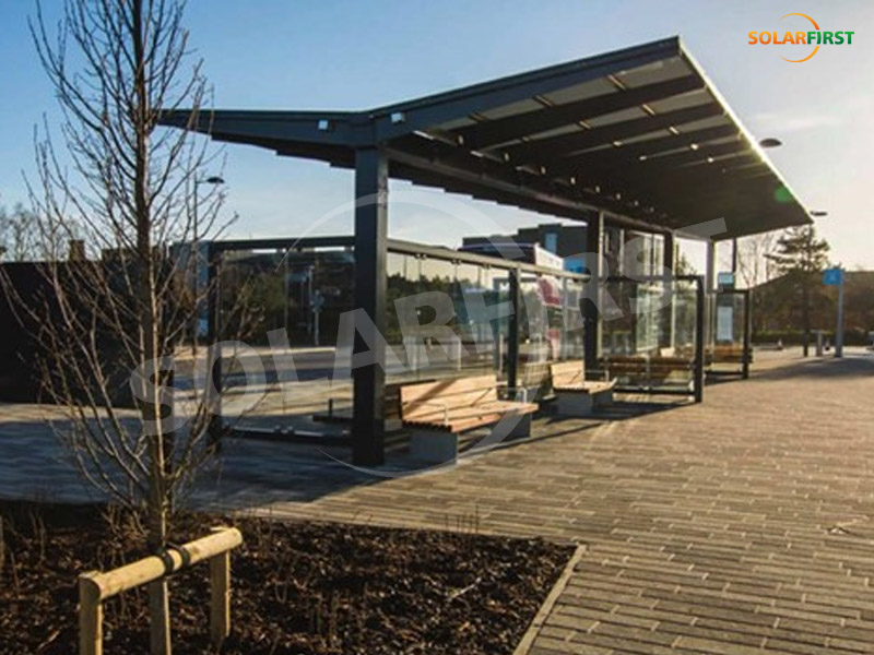 Proyek Carport BIPV Universitas Bournemouth