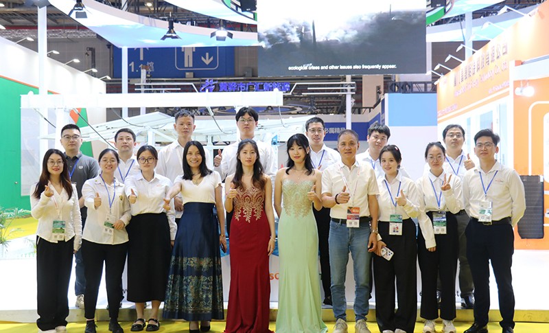 SolFirsTech Memamerkan Solusi Skenario Lengkap di SNEC 2024