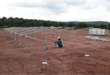 Proyek Pemasangan Tiang Sekrup Tenaga Surya 45MWp di Malaysia 2020