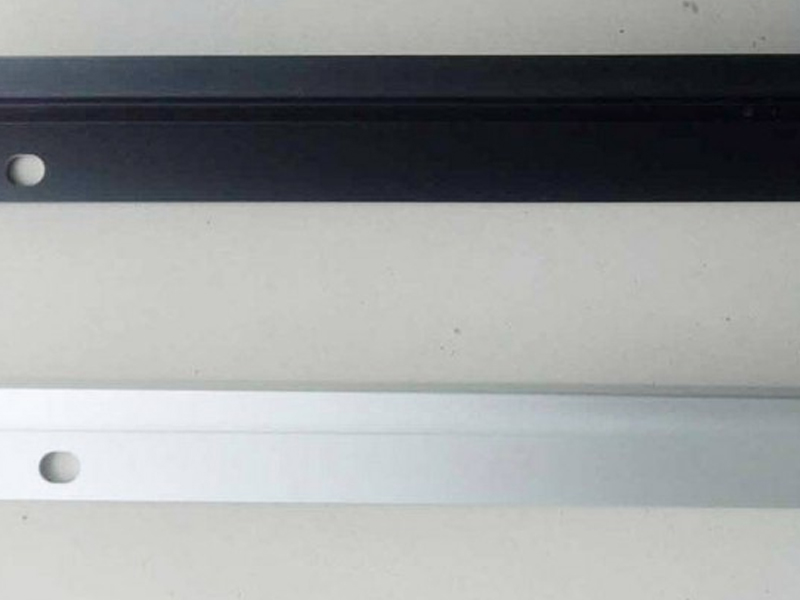 Mengapa rangka aluminium modul PV hanya tersedia dalam warna hitam dan putih?